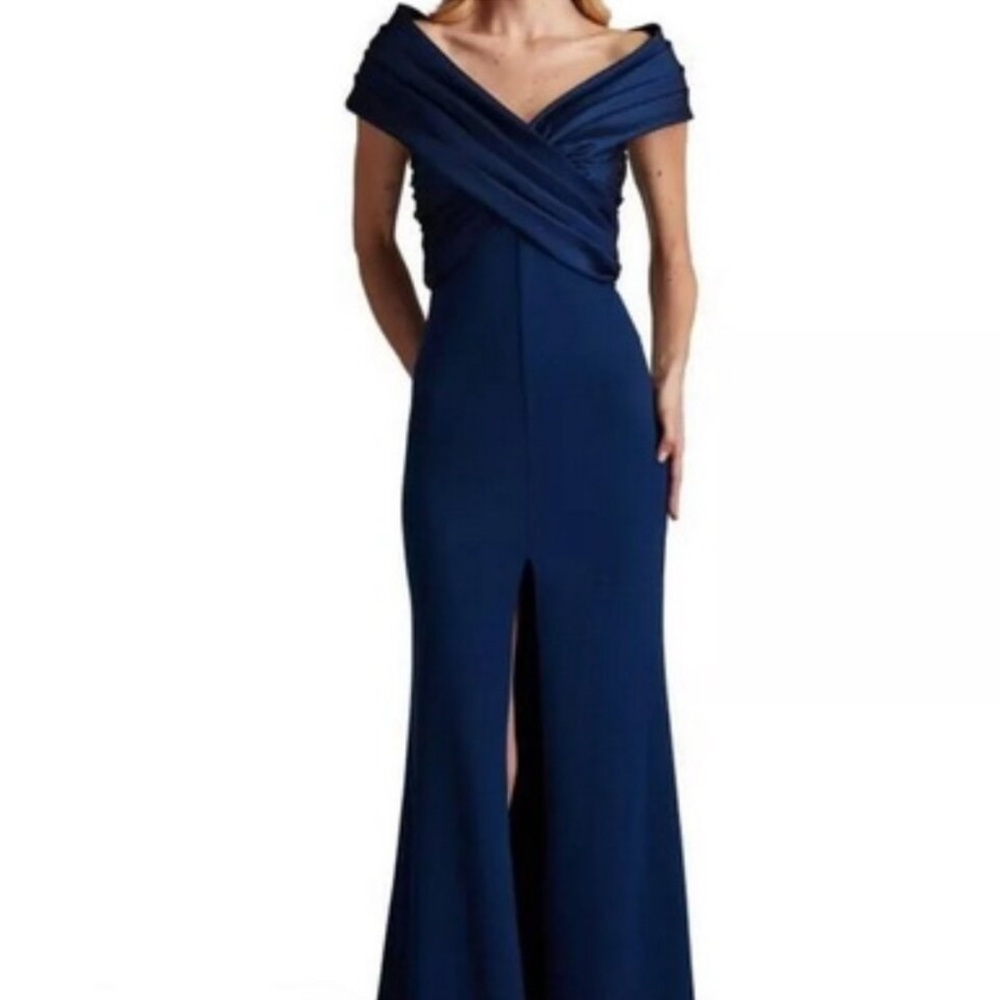 Tadashi Shoji Navy Blue Portrait Neck Taffeta Gown, Size XL 1560